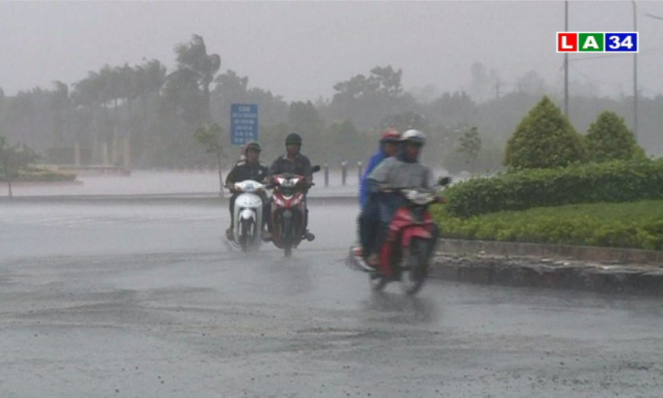 Cảnh báo mất an toàn giao thông trong mùa mưa