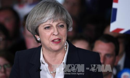 Vụ khủng bố trút áp lực lên Thủ tướng Theresa May