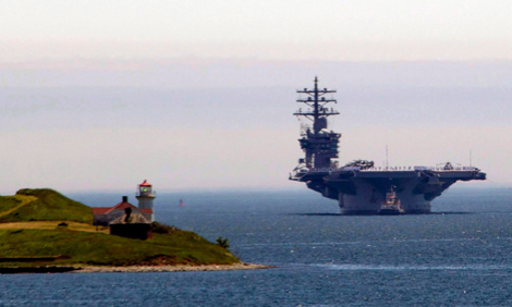 Tàu sân bay Mỹ USS Eisenhower phô diễn lực lượng tại Canada