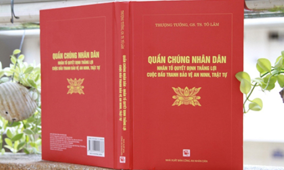 Những cuốn sách gan ruột của Bộ trưởng Tô Lâm