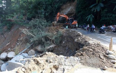  Lai Châu: Tập trung khắc phục sạt lở trên đèo Hoàng Liên Sơn