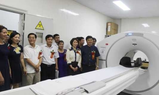 Lần đầu tiên đưa vào sử dụng hệ thống máy chụp hiện đại PET/CT tại Hà Nội