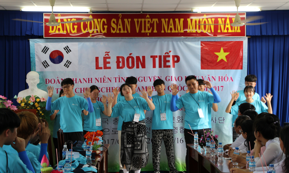 Tỉnh đoàn Long An tổ chức hoạt động giao lưu văn hóa giữa thanh niên tình nguyện tỉnh Chungcheongnam (Hàn Quốc)