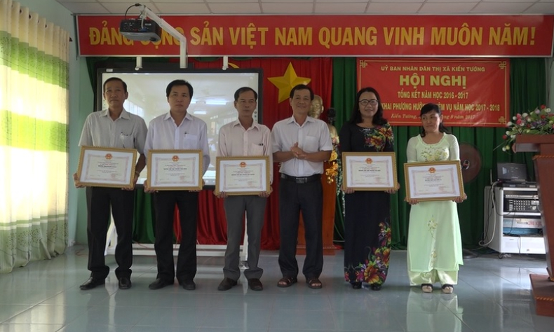 Kiến Tường: Tổng kết năm học 2016 – 2017