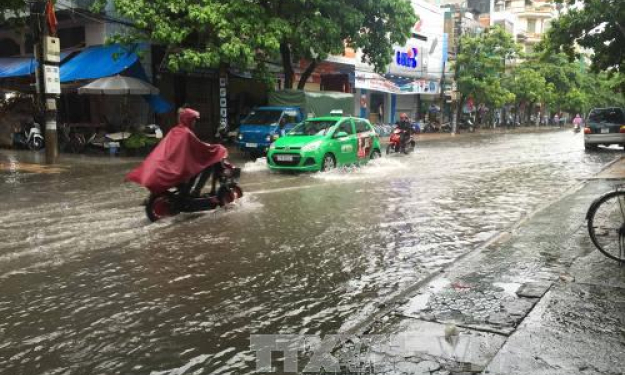 Theo dõi chặt lưu lượng nước hồ chứa, chủ động ứng phó với áp thấp nhiệt đới