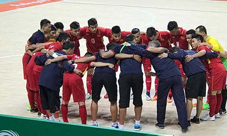 ĐT futsal Việt Nam thắng đậm Hong Kong tại AIMAG 5