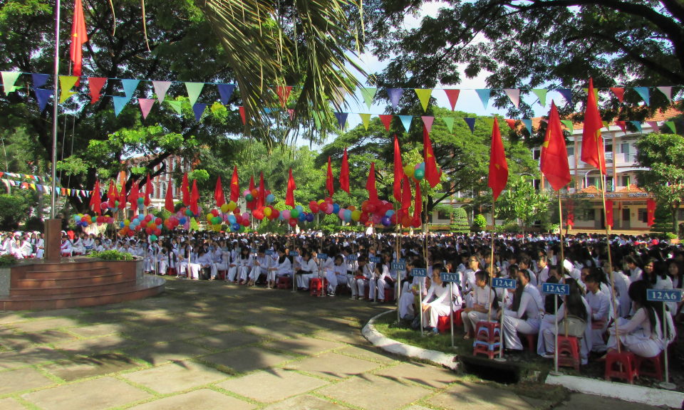 Bến Lức khai giảng năm học mới