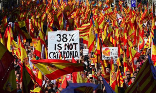 Người dân Catalonia rầm rộ xuống đường phản đối ly khai