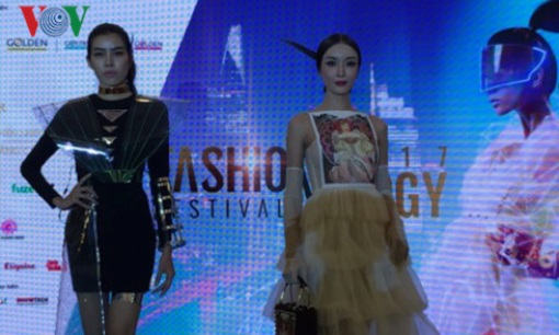 Lễ hội thời trang và công nghệ diễn tại TP HCM
