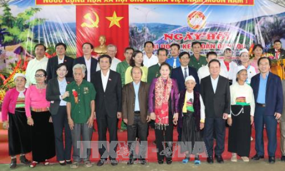Chủ tịch Quốc hội dự Ngày hội Đại đoàn kết toàn dân tộc tại tỉnh Hòa Bình