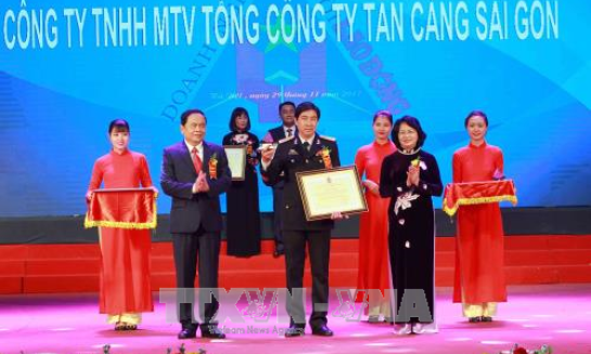 Vinh danh 74 doanh nghiệp vì người lao động năm 2017