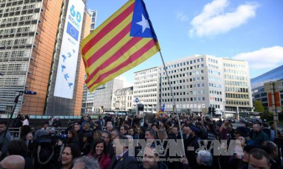 Các thị trưởng Catalonia biểu tình tại Brussels