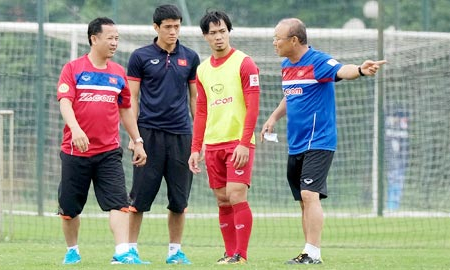 U23 Việt Nam đá giao hữu với U23 Palestine tại Trung Quốc