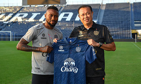 Hoàng Vũ Samson ra mắt trong màu áo CLB Buriram United