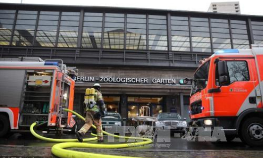 Đức sơ tán hành khách tại một nhà ga ở Berlin vì khói đen bao phủ