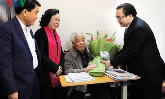 Ông Hoàng Trung Hải thăm, chúc thọ nguyên Tổng Bí thư Đỗ Mười 101 tuổi