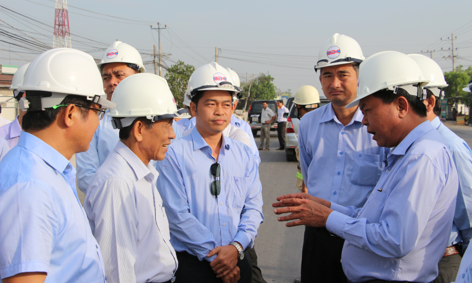 Long An: Chủ tịch tỉnh động viên công nhân, nông dân ra quân lao động sản xuất đầu Xuân 2018