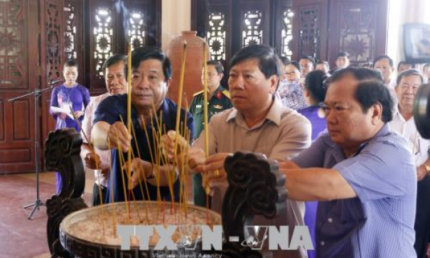 Dâng hương tưởng niệm 30 năm ngày mất Chủ tịch Hội đồng Bộ trưởng Phạm Hùng