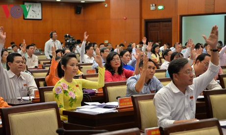 TPHCM: Nhiều băn khoăn về chi thu nhập tăng thêm, thu hút người tài