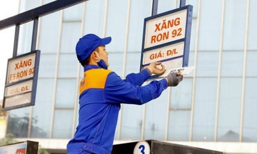 Tăng thuế với xăng dầu: Bộ Tài chính “nói một đằng, làm một nẻo”?