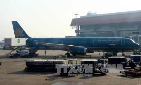 Vietnam Airlines khuyến cáo hành khách không tự ý mở cửa thoát hiểm