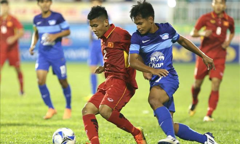 U19 tuyển chọn Việt Nam thắng tưng bừng U19 Chonburi của Thái Lan