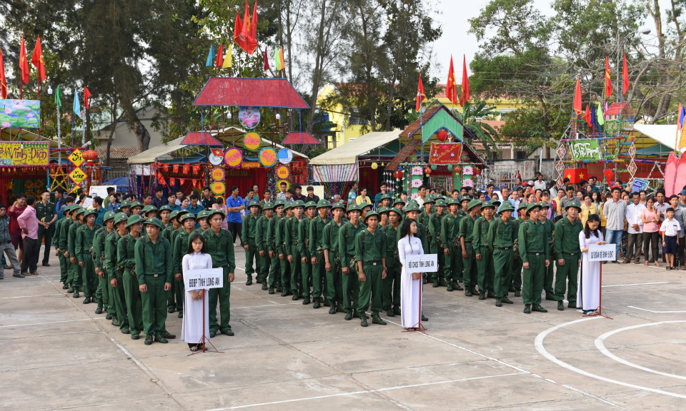 Tân Hưng: Lễ giao nhận quân năm 2018