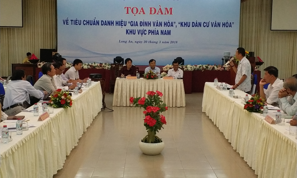 Tọa đàm về “Gia đình văn hóa”; “Khu dân cư văn hóa” khu vực phía Nam