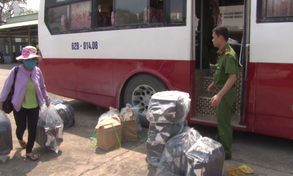 Kiến Tường sơ kết công tác bảo vệ an ninh biên giới, chống buôn lậu, gian lận thương mại