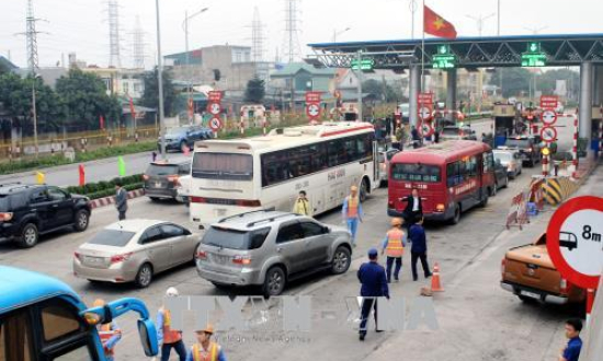 Mở barie khi ùn tắc tại trạm thu phí BOT trong dịp 30/4 &#8211; 1/5