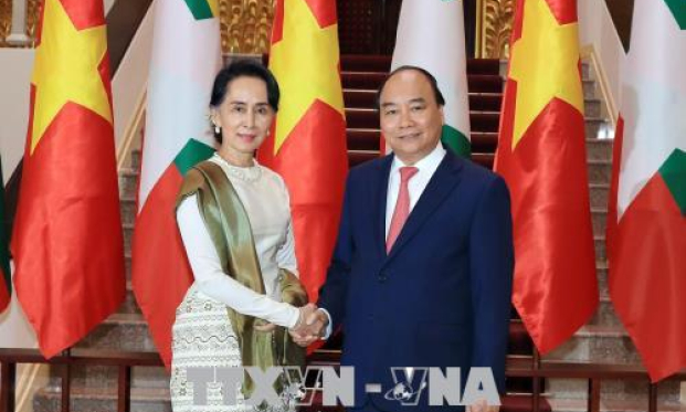 Thủ tướng Nguyễn Xuân Phúc hội đàm với Cố vấn Nhà nước Myanmar