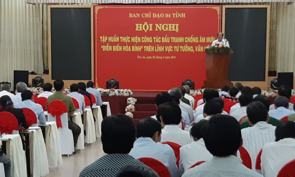 Tập huấn công tác đấu tranh chống âm mưu “diễn biến hòa bình” trên lĩnh vực tư tưởng, văn hóa