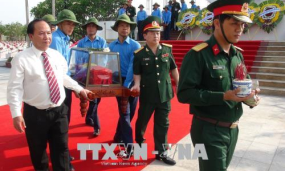 Truy điệu, an táng hài cốt liệt sĩ quân tình nguyện và chuyên gia Việt Nam hy sinh tại Lào