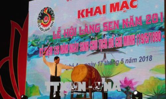 Nghệ An khai mạc Lễ hội Làng Sen 2018