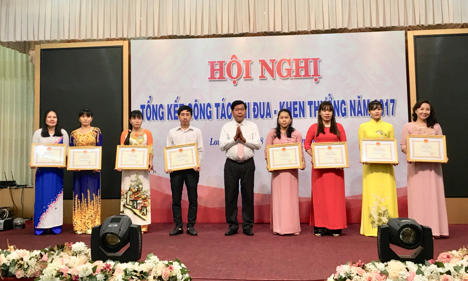 Long An: Tổng kết công tác thi đua, khen thưởng năm 2017