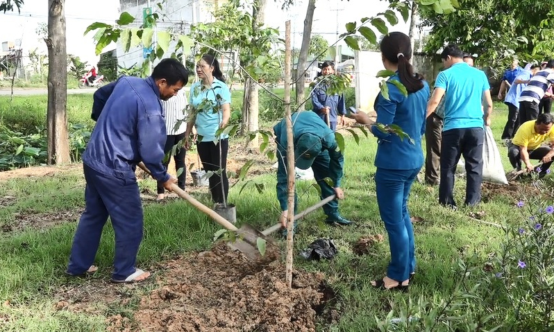 TX Kiến Tường: Phát động “Tết trồng cây đời đời nhớ ơn Bác Hồ”