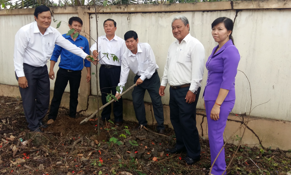 TP Tân An: Lễ mít tinh hưởng ứng các hoạt động ngày Môi trường thế giới 5/6