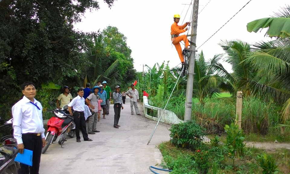 Tân Thạnh: Xã Nhơn Ninh khánh thành tuyến đường ánh sáng an ninh năm 2018