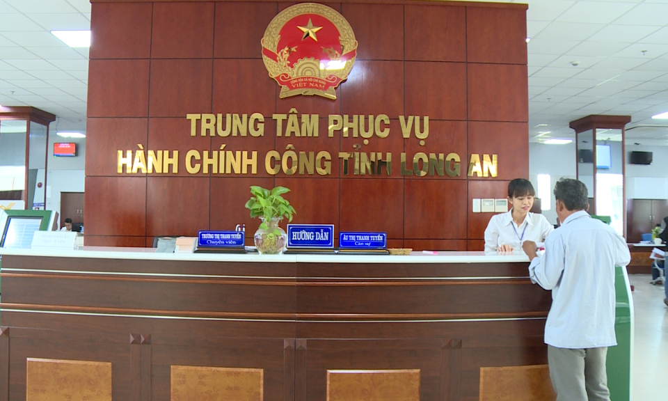 Long An: Trung tâm phục vụ hành chính công đổi mới để phục vụ người dân