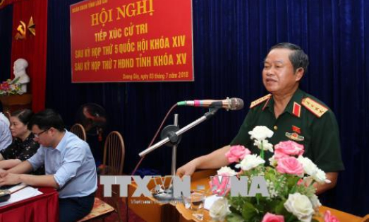 Phó Chủ tịch Quốc hội Đỗ Bá Tỵ tiếp xúc cử tri tại huyện Văn Bàn, Lào Cai