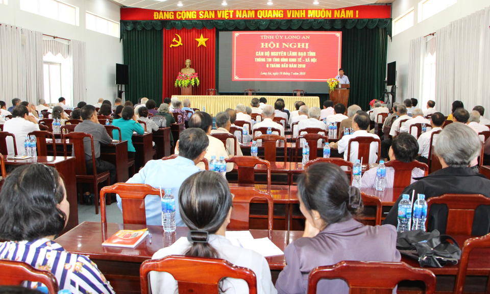 Hội nghị cán bộ nguyên lãnh đạo tỉnh thông tin tình hình kinh tế- xã hội 6 tháng đầu năm 2018