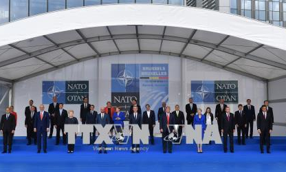 Lãnh đạo Mỹ, Canada thảo luận thương mại bên lề hội nghị NATO