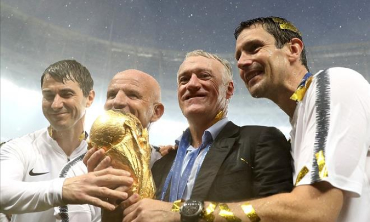 Pháp vô địch World Cup 2018, HLV Didier Deschamps đi vào lịch sử