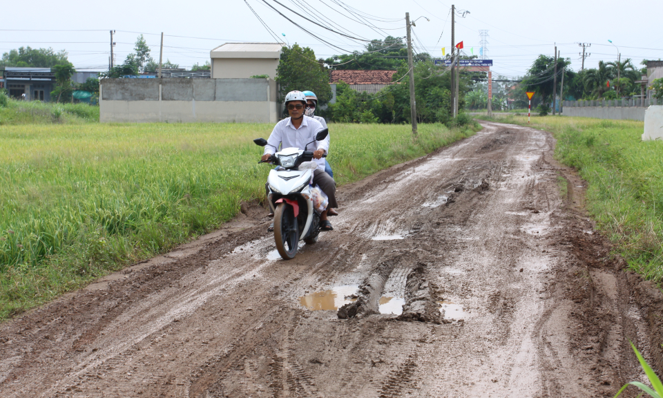 Cần nhanh chóng nâng cấp đường liên xã Tân Lân &#8211; Phước Tuy