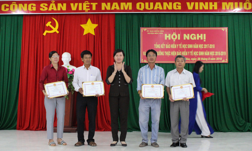 Mộc Hóa: Tổng kết Bảo hiểm học sinh năm học 2017-2018