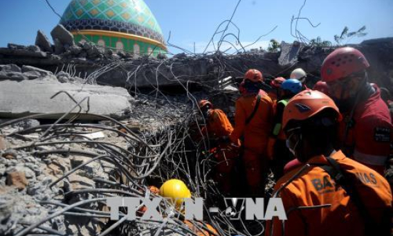 Hàng loạt trận động đất lớn &#8216;tấn công&#8217; Indonesia, vì sao?