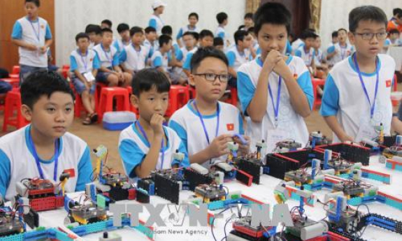 Gần 150 học sinh xuất sắc tham gia Cuộc thi Tài năng robot IYRC Việt Nam 2018