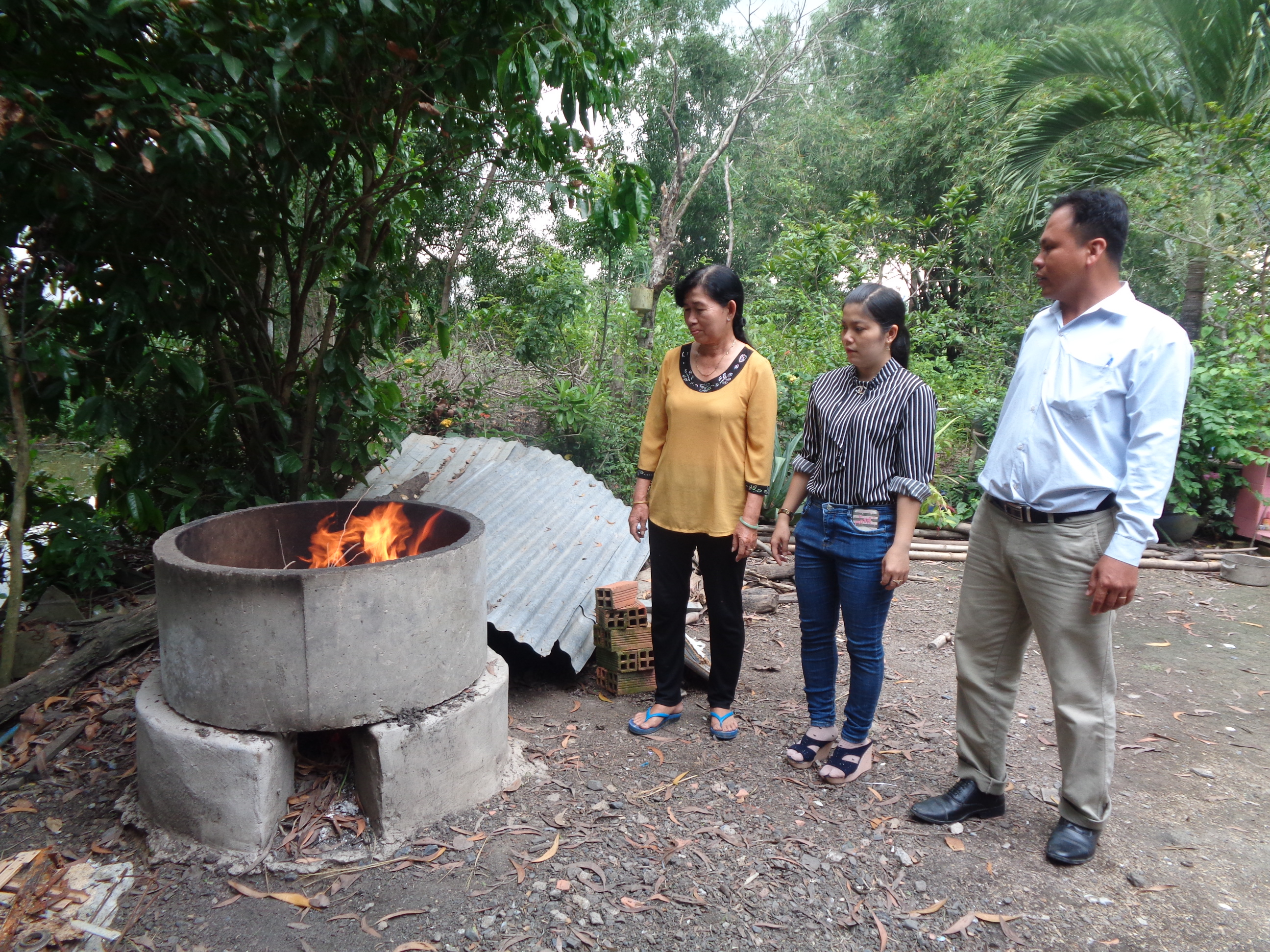 Hiệu quả từ mô hình lò đốt rác tại hộ gia đình  Văn hóa  Xã hội  Cổng  thông tin điện tử tỉnh Thái Nguyên