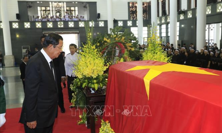 Thủ tướng Campuchia Samdech Hun Sen viếng Chủ tịch nước Trần Đại Quang