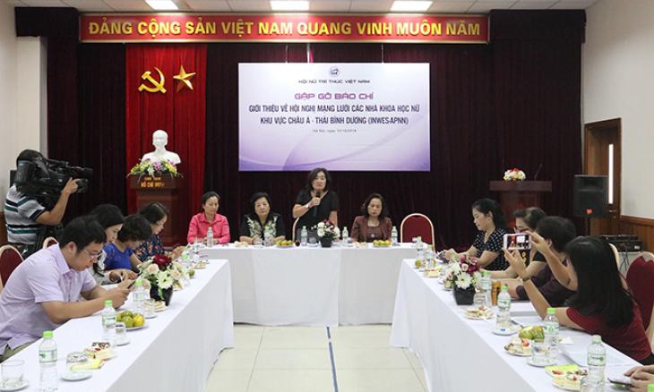 Các nhà khoa học nữ chung tay &#8216;vì sự phát triển bền vững trong kỷ nguyên số&#8217;